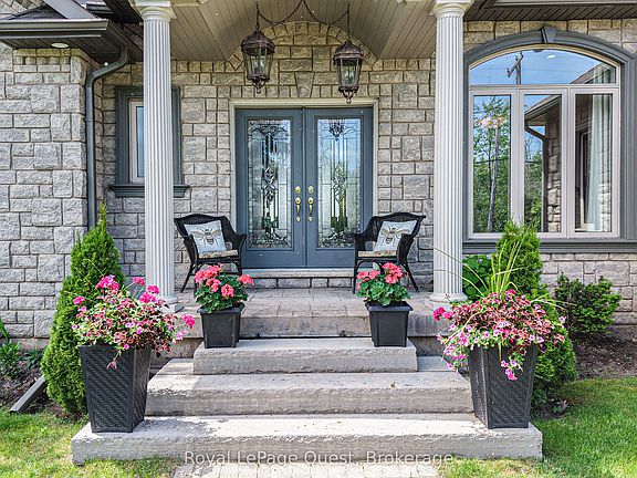 4th image of 199 Victoria Cres