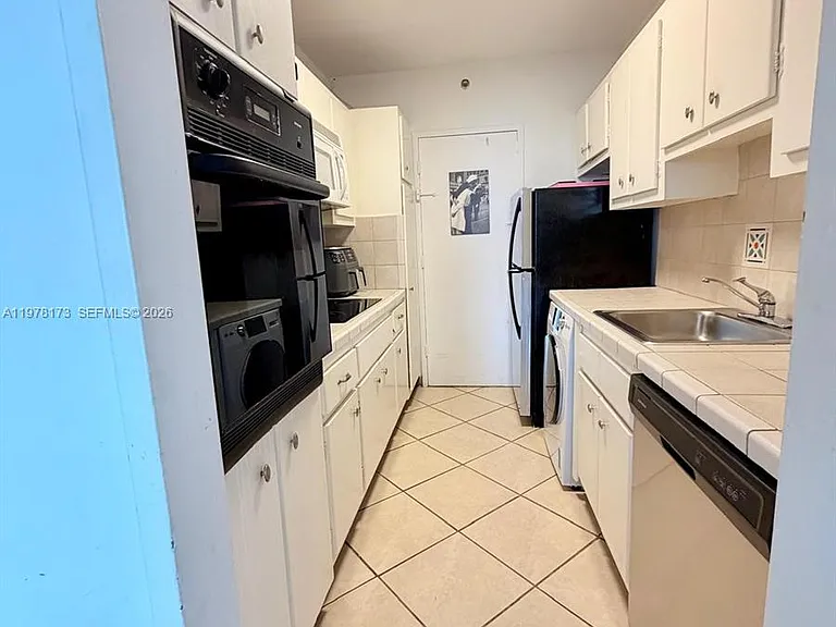 100 Lincoln Rd #441 — Photo 4