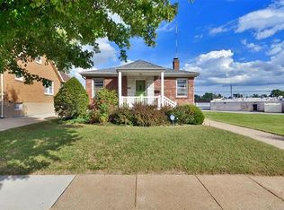 1220 Pembroke Dr, Saint Louis, MO 63119