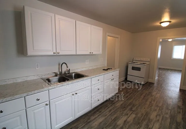 1310 Lake Ave — Photo 3