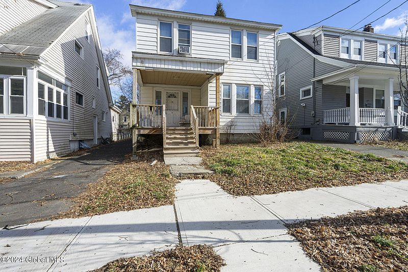 2nd image of 11 Carroll Terrace
