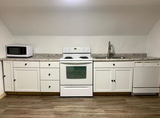 1006 Oak St APT B, Jefferson City, MO 65101