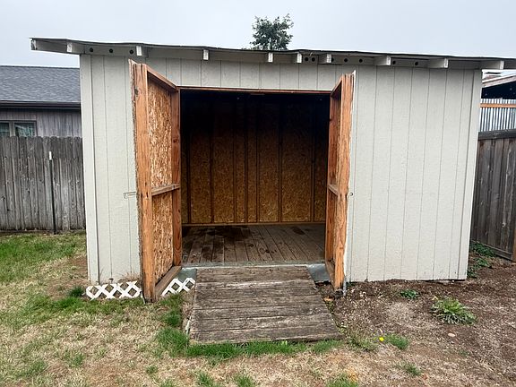4th image of 882 Northridge Ave