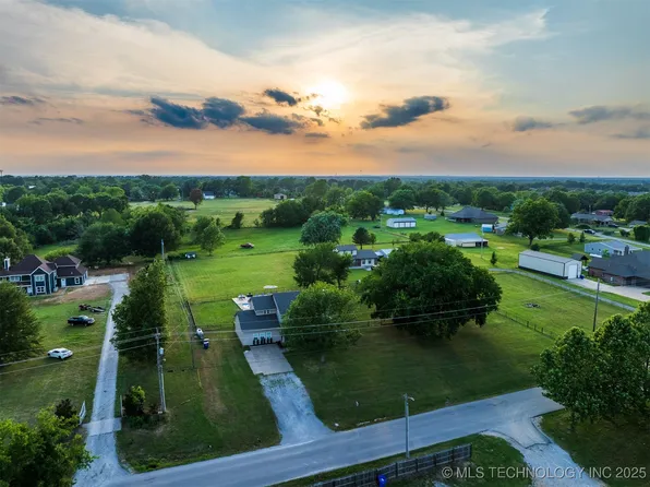 13902 241st Ave, Coweta, OK 74429
