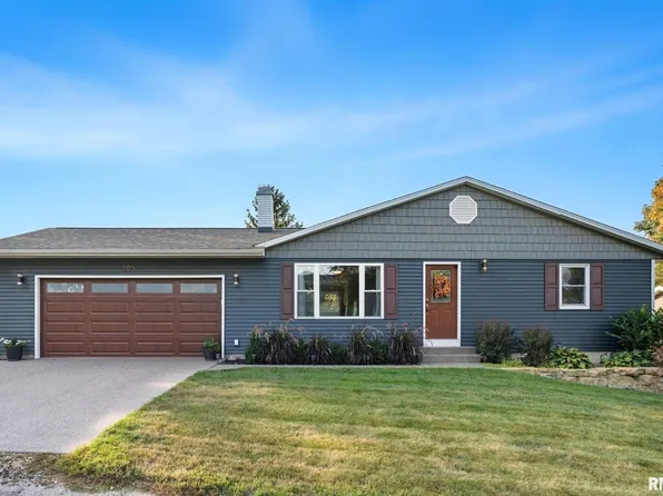 205 W Oak St, Long Grove, IA 52756