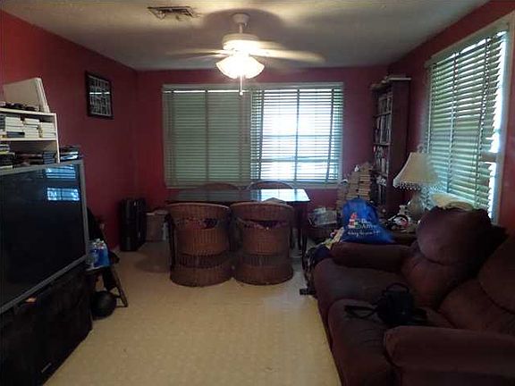 3rd image of 102 Yaupon Dr