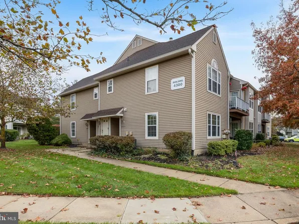 4303 Tarnbrook Dr, Mount Laurel, NJ 08054