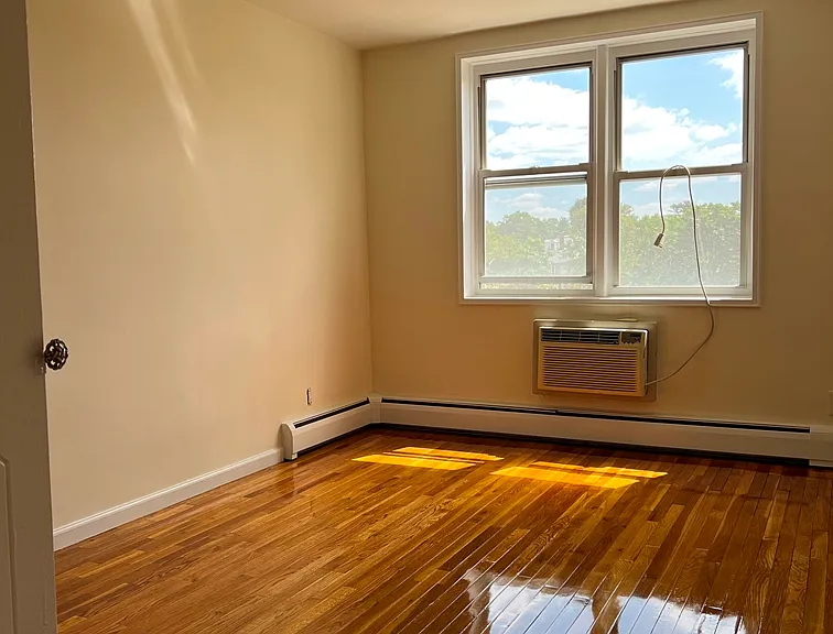 23-50 Waters Edge Dr #4P — Photo 22