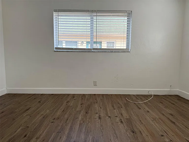 1857 Jefferson St #205 — Photo 10