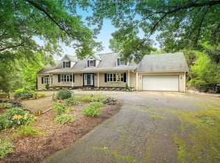 663 Hedrick Rd, Scott Depot, WV 25560