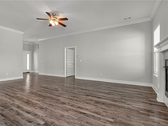 5th image of 1587 S Bayberry Ave