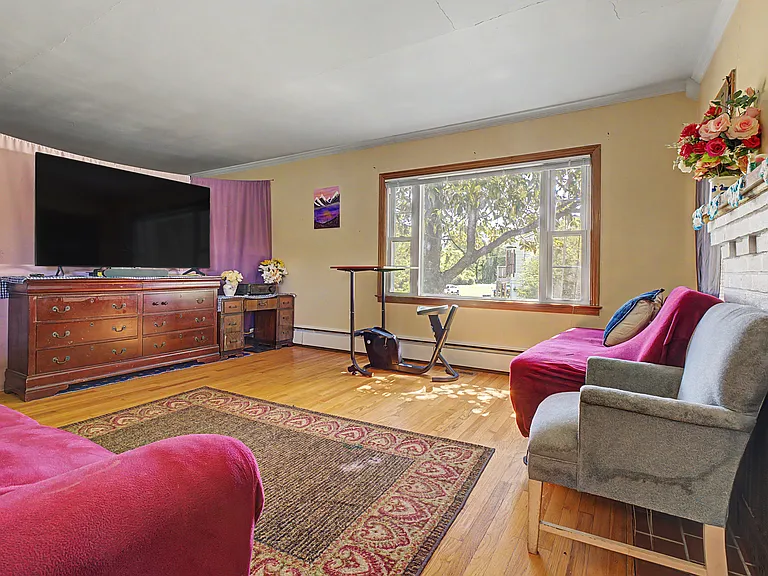 342 W Old Cross Rd — Photo 7