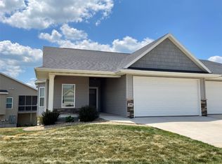 295 Ridge View Dr, Fairfax, IA 52228