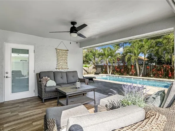 737 91st AVE N, NAPLES, FL 34108