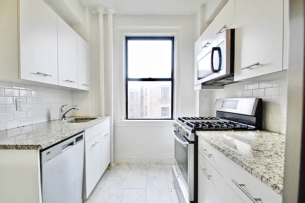Rented by Bohemia Realty Group | media 4