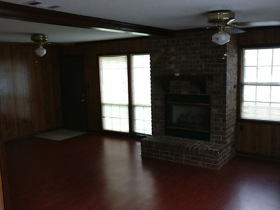 Side door entrance - Into dining & living