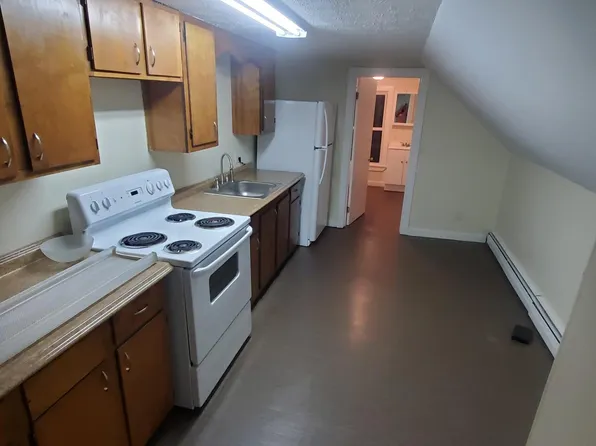 4 Kossuth St #301, Biddeford, ME 04005