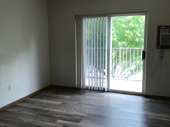 4th image of 2400 N 8th St #11009177