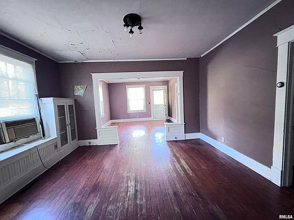 4th image of 308 S Forest Ave