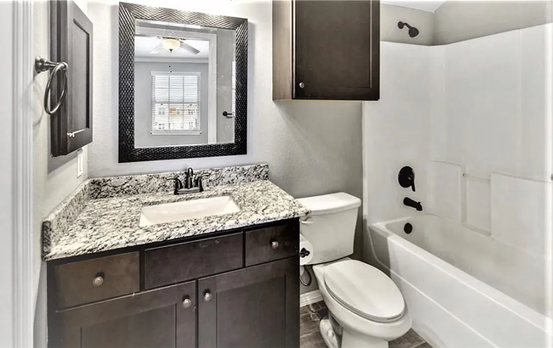 4 bed, 1495 sqft, $2,100 — Photo 3