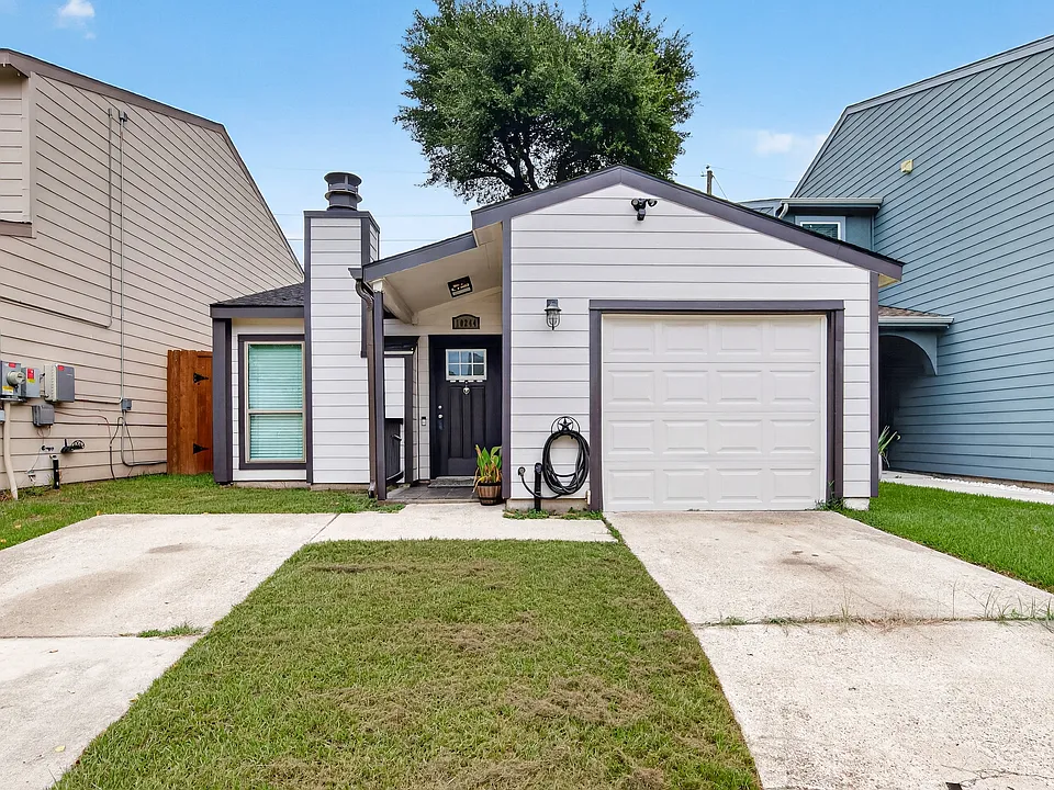10244 Bridgeland Ln