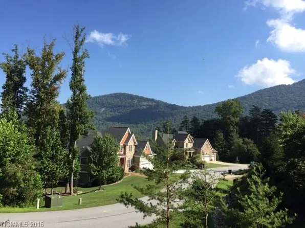 88 Village Pointe Ln, Asheville, NC 28803