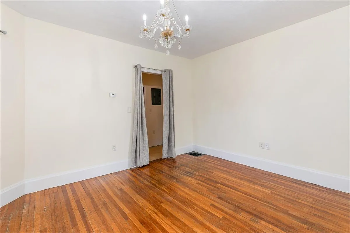 2 bed, 1375 sqft, $2,750 — Photo 2