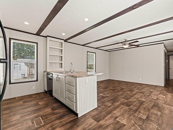 3rd image of 3850 N Row Ave