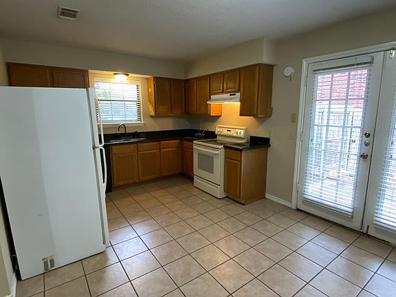3rd image of 1900 Holleman Dr