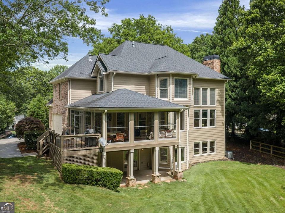 1st image of 46 Lakecrest Cir