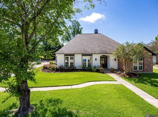 626 Shadow Oak Dr, Baton Rouge, LA 70810