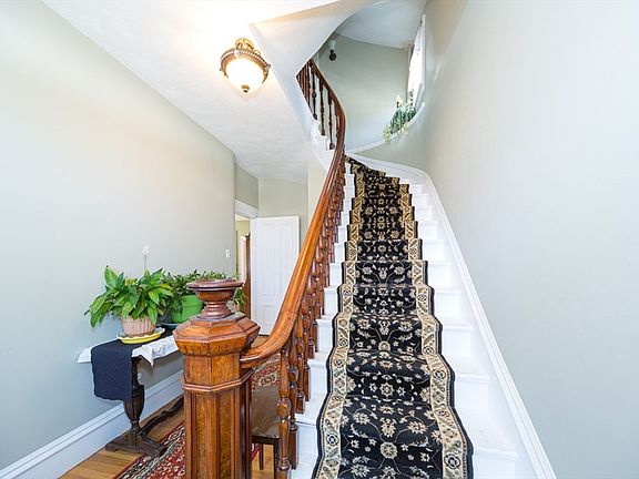 2nd image of 52 Washington St