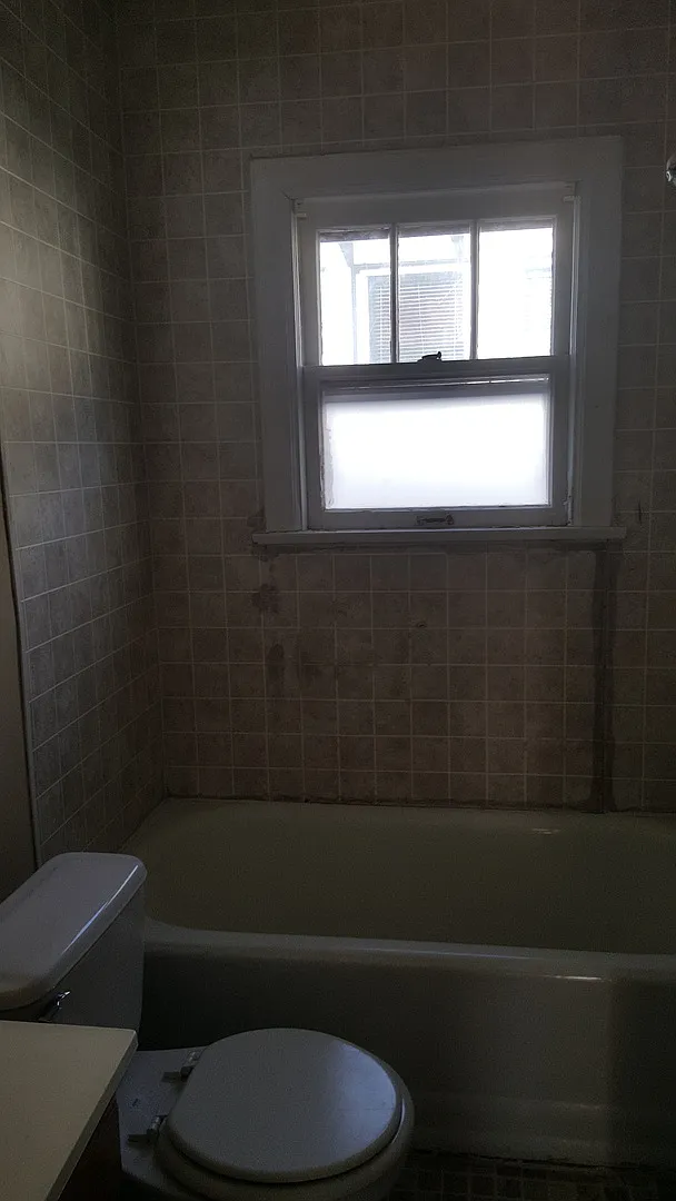 Large 2 bed 2 Bath — Photo 3