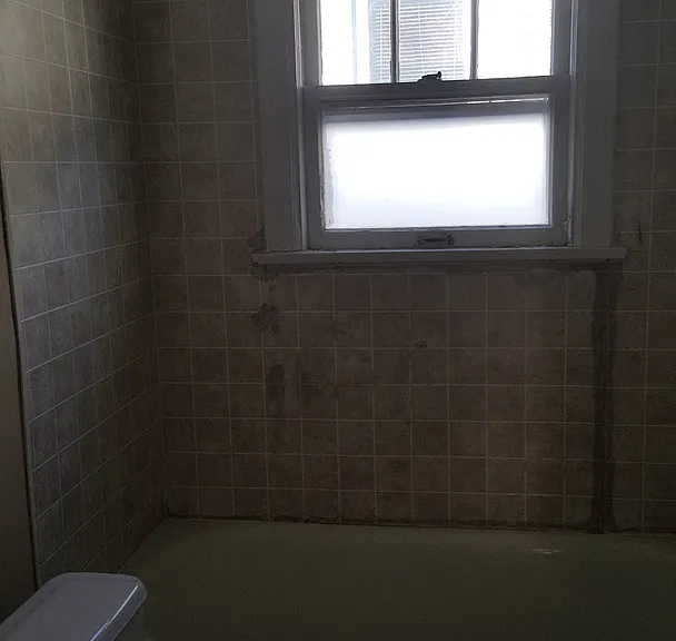 122 N Sedgwick St — Photo 3