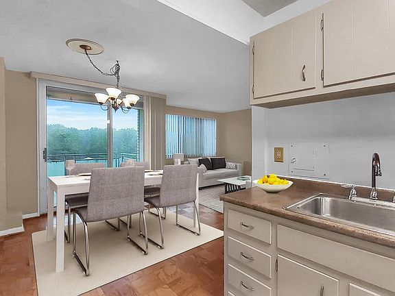 4th image of 10201 Grosvenor Pl APT 1227