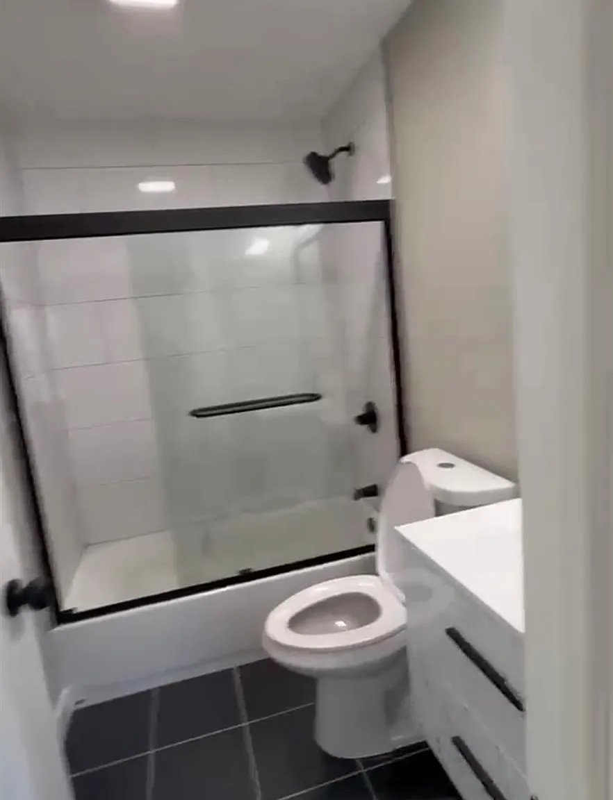 2 bed, 1.0 bath, $2,300 — Photo 4