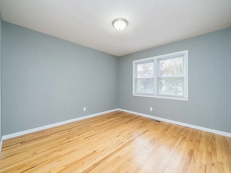9 Exeter Rd #1 — Photo 10