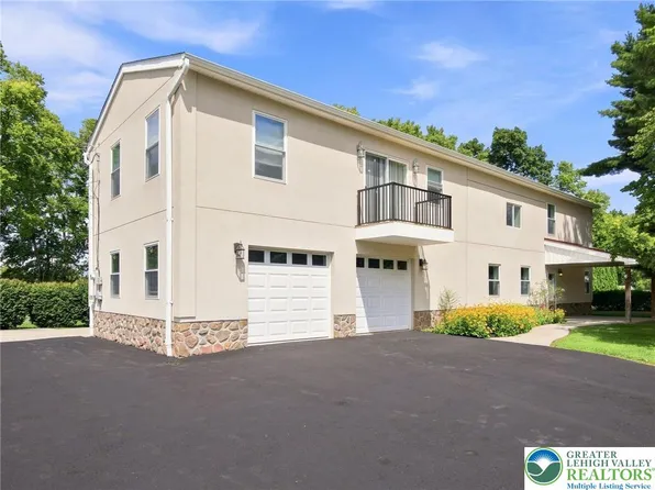 1739 Brown St, Allentown, PA 18104