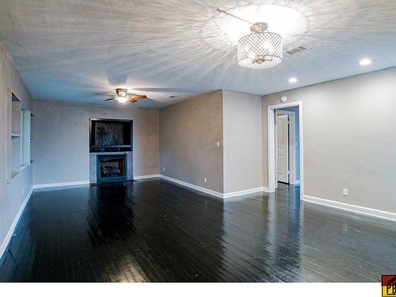 2nd image of 207 Tonawanda Dr