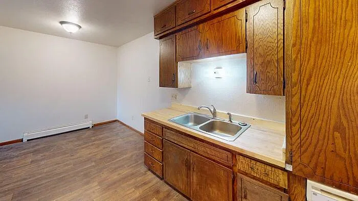 3 bed, 1.0 bath, $1,175 — Photo 2