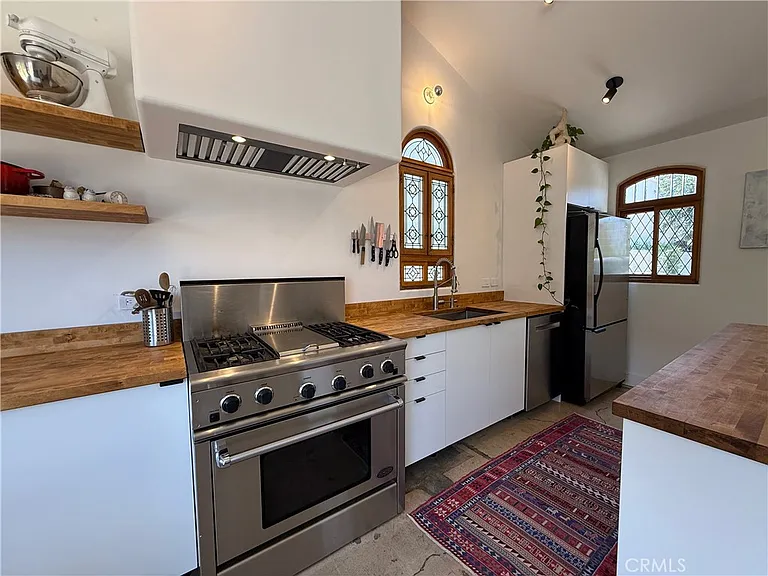 8515 Crescent Dr — Photo 5