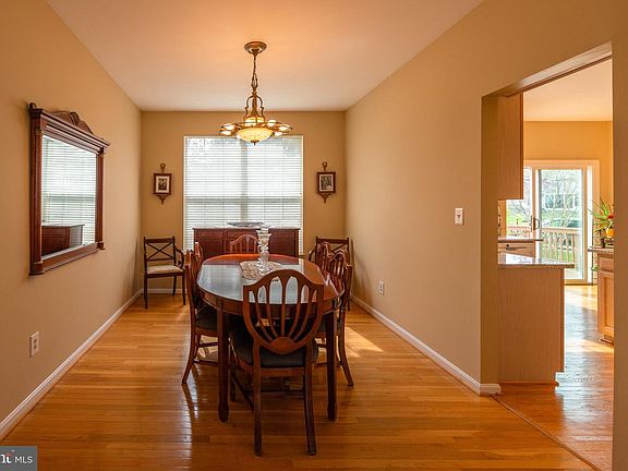 5th image of 43055 Weatherwood Dr