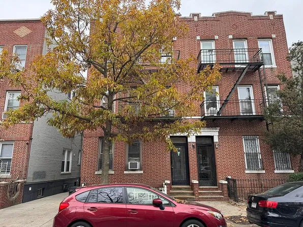 30-80 37th St #1, Astoria, NY 11103