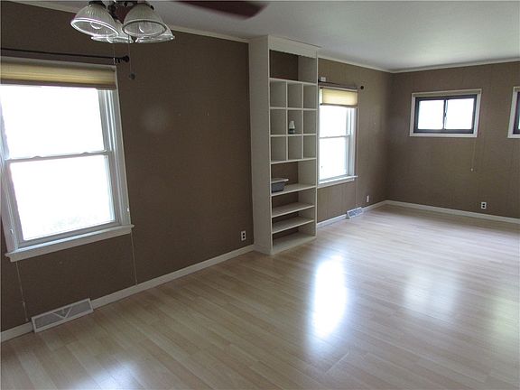 4th image of 110 N Park Lane Dr