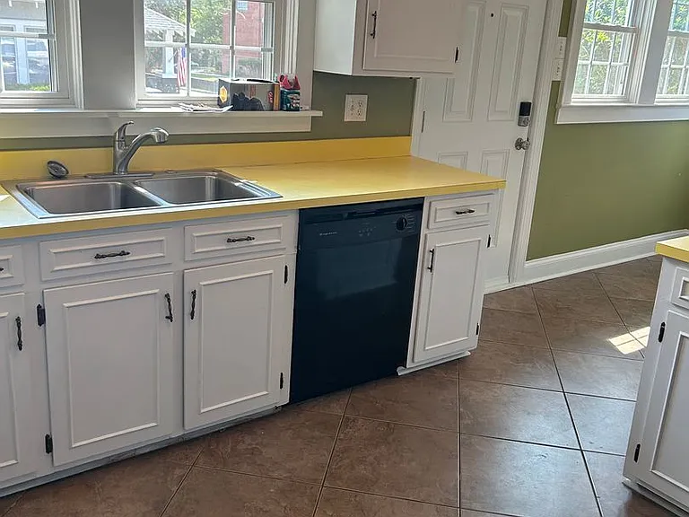 900 Laurel St — Photo 11