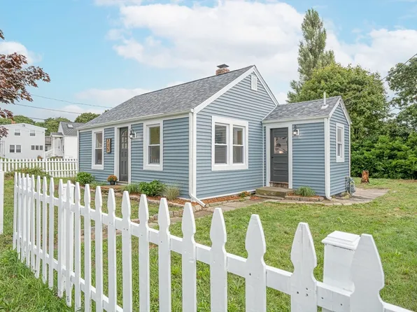 235 Sconticut Neck Rd, Fairhaven, MA 02719