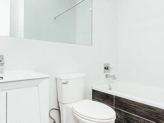 5th image of 319 Melrose St APT 2F