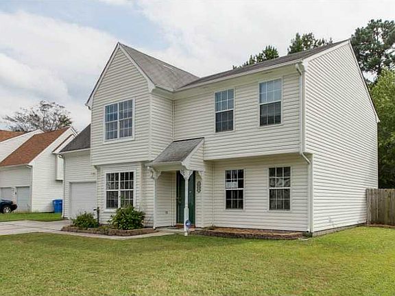 2nd image of 2845 Camelot Blvd