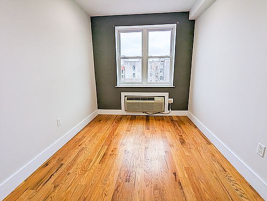 5th image of 516 W 162nd St APT 5B