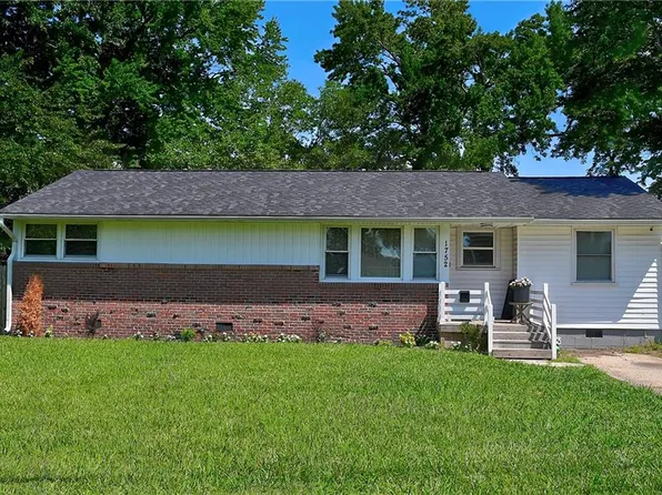 1752 Garden Dr, Virginia Beach, VA 23454
